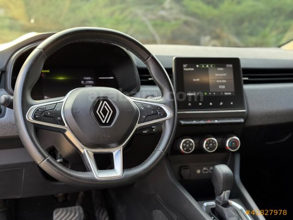 ALTINKÖSELER'DEN 2023 CLIO HATASIZ BOYASIZ %0.99 KREDİ İMKANI