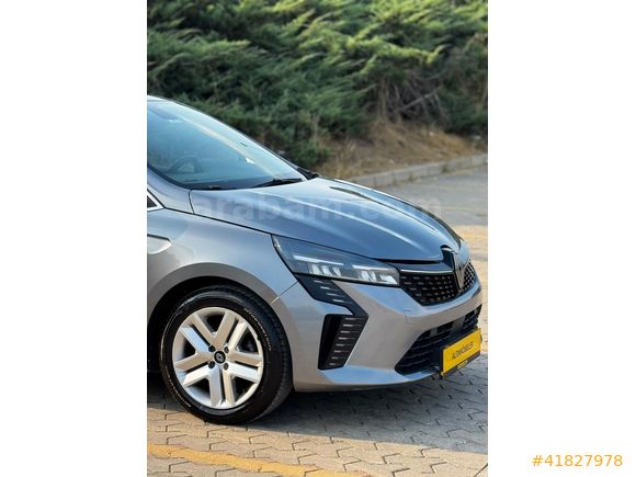 ALTINKÖSELER'DEN 2023 CLIO HATASIZ BOYASIZ %0.99 KREDİ İMKANI