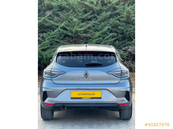 ALTINKÖSELER'DEN 2023 CLIO HATASIZ BOYASIZ %0.99 KREDİ İMKANI