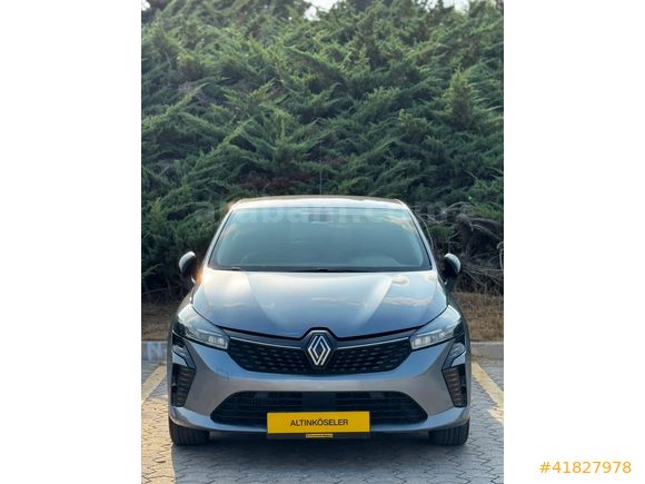 ALTINKÖSELER'DEN 2023 CLIO HATASIZ BOYASIZ %0.99 KREDİ İMKANI
