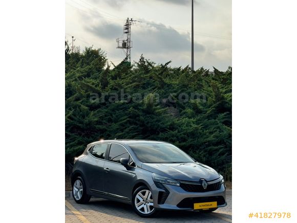 ALTINKÖSELER'DEN 2023 CLIO HATASIZ BOYASIZ %0.99 KREDİ İMKANI