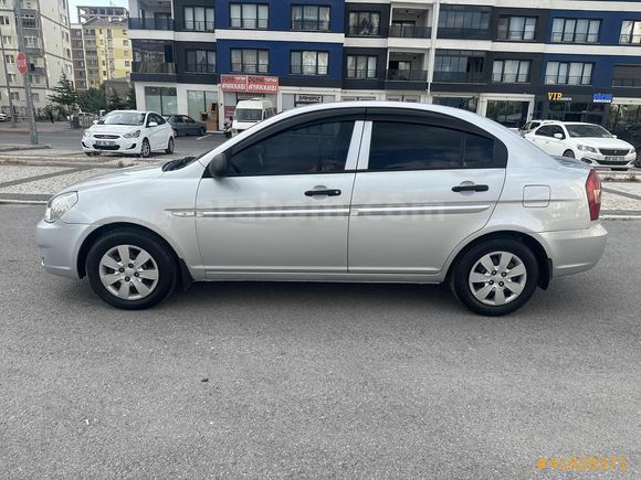 2010 model 143 binde 1,4 team abs modeli accent era karta 12 tk