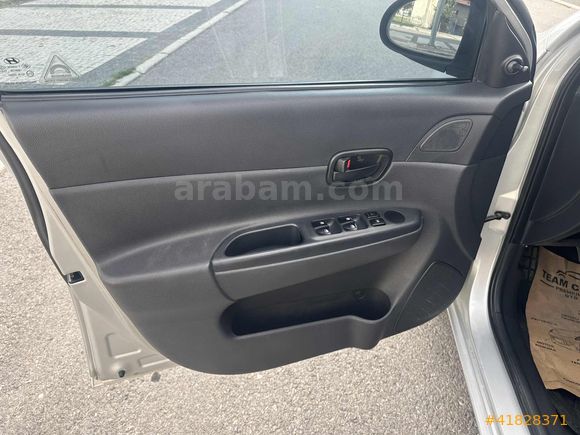 2010 model 143 binde 1,4 team abs modeli accent era karta 12 tk