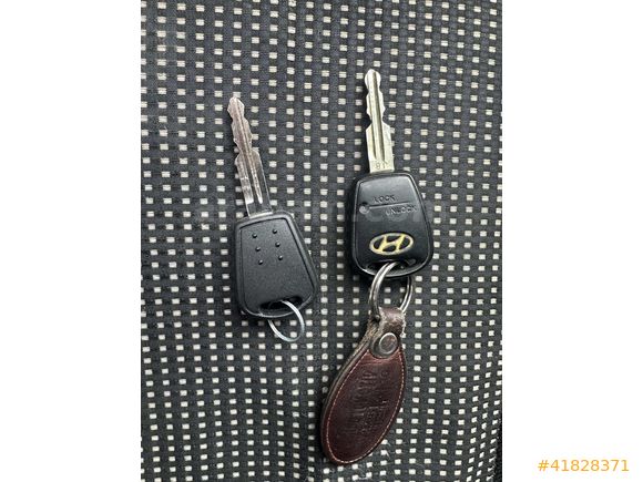 2010 model 143 binde 1,4 team abs modeli accent era karta 12 tk