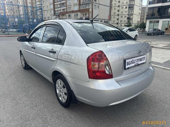 2010 model 143 binde 1,4 team abs modeli accent era karta 12 tk
