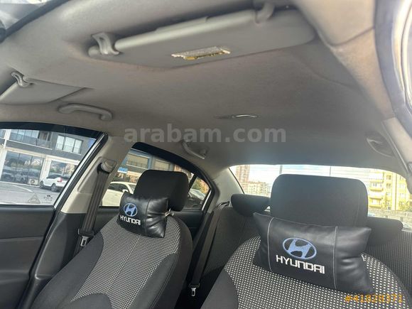 2010 model 143 binde 1,4 team abs modeli accent era karta 12 tk