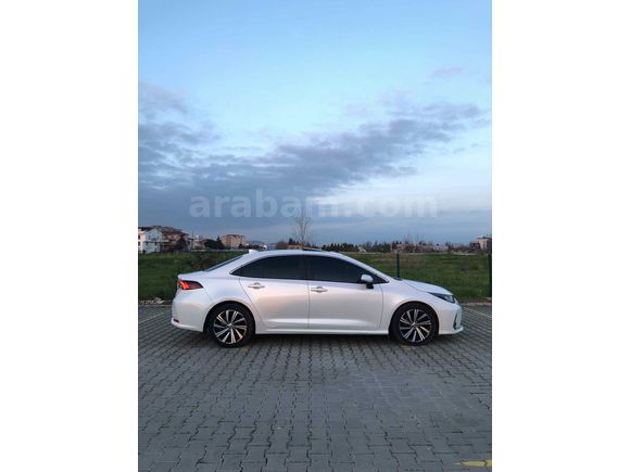 Sahibinden Toyota Corolla 1.5 Flame X-Pack 2022 Model 