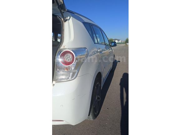 117binde Tertemiz Toyota Verso