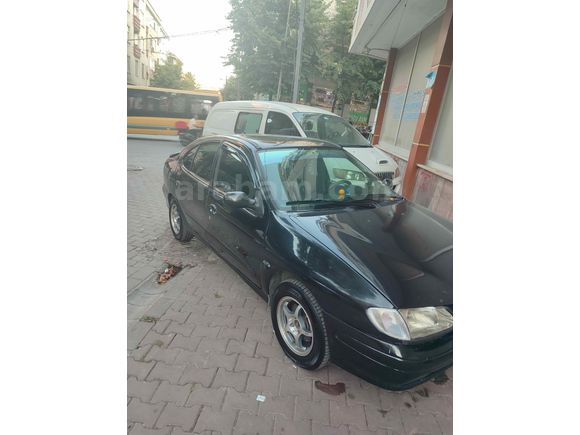 Sahibinden Renault Megane 2.0 RXE 1999 Model 