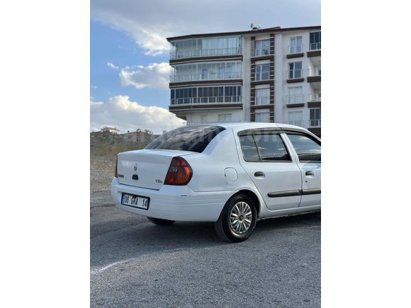 Sahibinden Renault Clio 1.4 RNA 2000 Model 