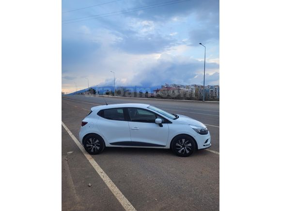 Öğretmenden Bakımlı Renault Clio 0.9 TCe Joy 2019 Model
