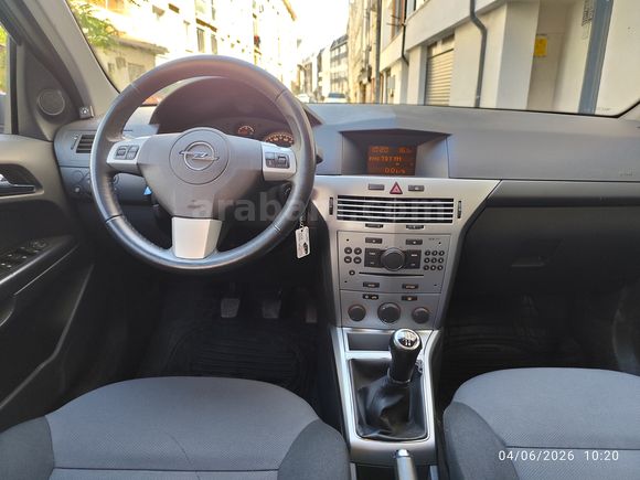 Astra 1.6 Essentia 2013 Model 120.000KM