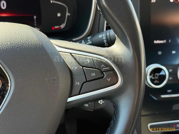 ÖZ BARIŞ | 2023 MEGANE 1.3TCe TOUCH EDC | TAKASLI | HATASIZ