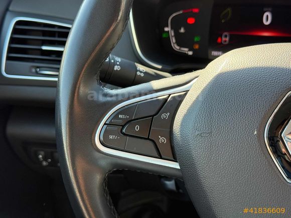 ÖZ BARIŞ | 2023 MEGANE 1.3TCe TOUCH EDC | TAKASLI | HATASIZ