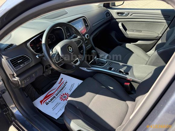 ÖZ BARIŞ | 2023 MEGANE 1.3TCe TOUCH EDC | TAKASLI | HATASIZ