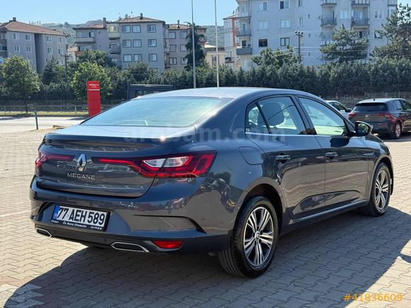 ÖZ BARIŞ | 2023 MEGANE 1.3TCe TOUCH EDC | TAKASLI | HATASIZ