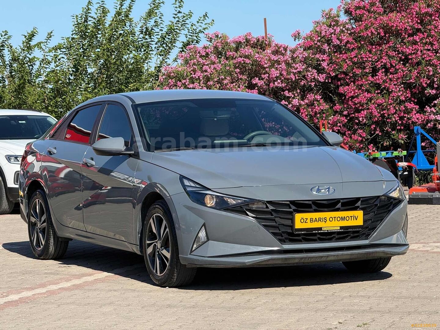Galeriden Hyundai Elantra 1.6 MPI Style Comfort 2021 Model Bursa 63.000 km Füme 3