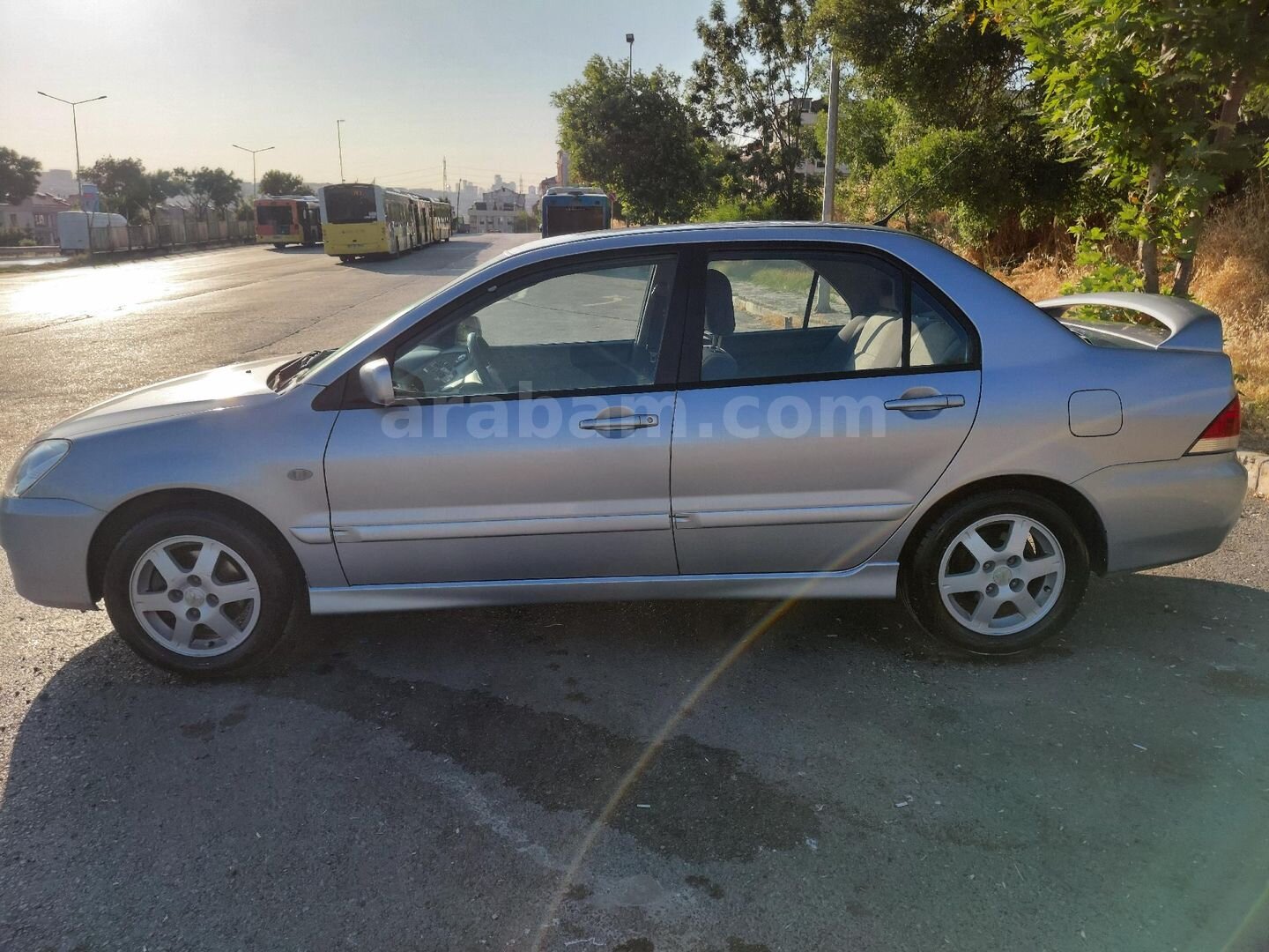 Sahibinden Mitsubishi Lancer 1.6 Invite 2005 Model İstanbul 147.000 km Gri (Gümüş) 5
