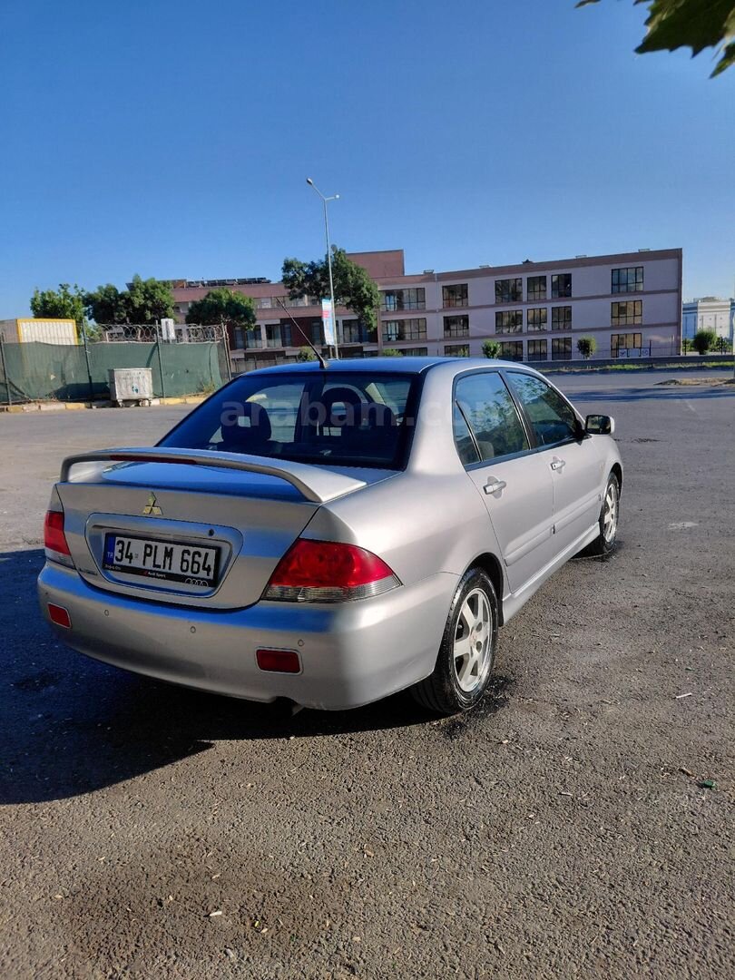 Sahibinden Mitsubishi Lancer 1.6 Invite 2005 Model İstanbul 147.000 km Gri (Gümüş) 6