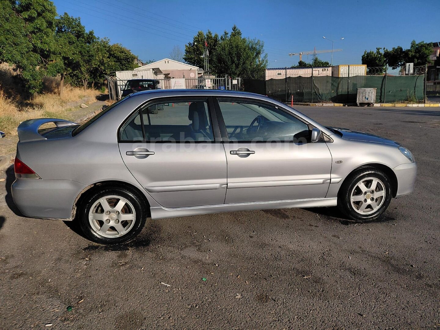Sahibinden Mitsubishi Lancer 1.6 Invite 2005 Model İstanbul 147.000 km Gri (Gümüş) 4