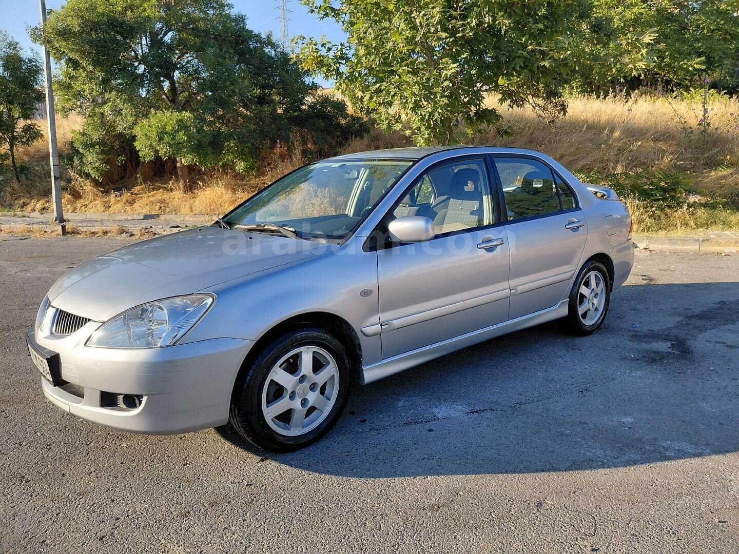 Sahibinden Mitsubishi Lancer 1.6 Invite 2005 Model İstanbul 147.000 km Gri (Gümüş) 2