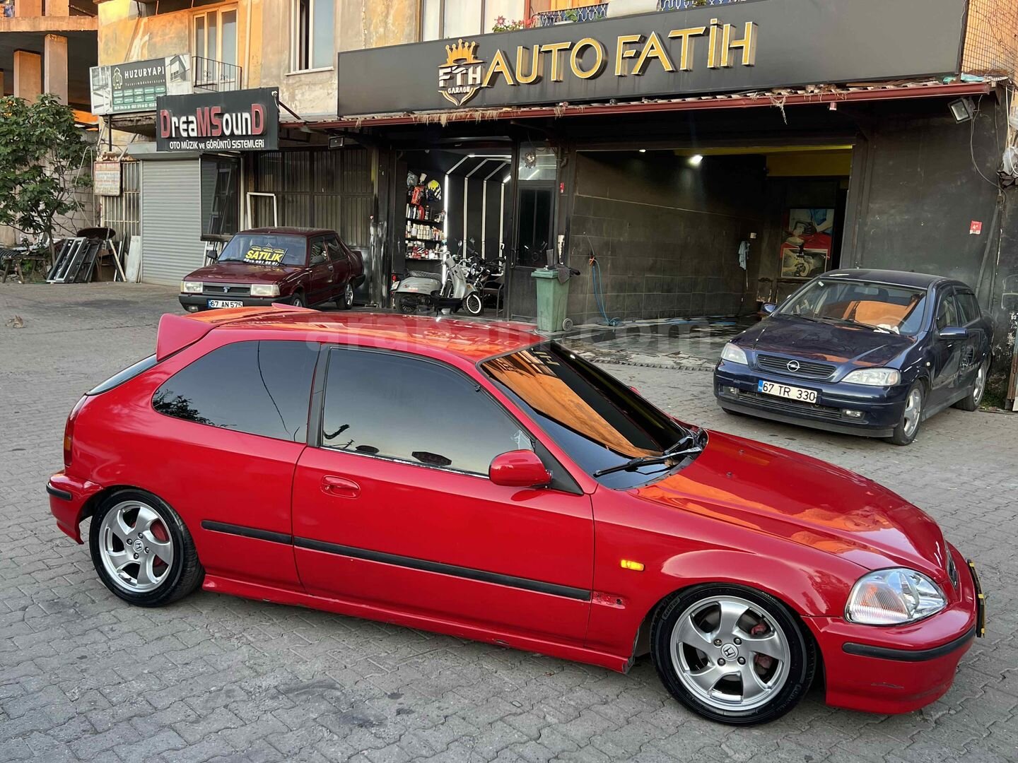 Galeriden Honda Civic 1.4 i S 1998 Model Zonguldak 315.000 km Kırmızı 3