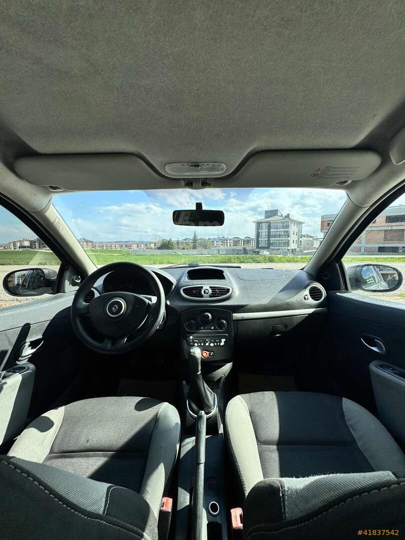 Galeriden Renault Clio 1.5 dCi Grandtour Authentique 2012 Model Eskişehir 198.000 km Gri 2