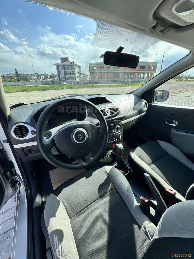 Galeriden Renault Clio 1.5 dCi Grandtour Authentique 2012 Model Eskişehir 198.000 km Gri 6