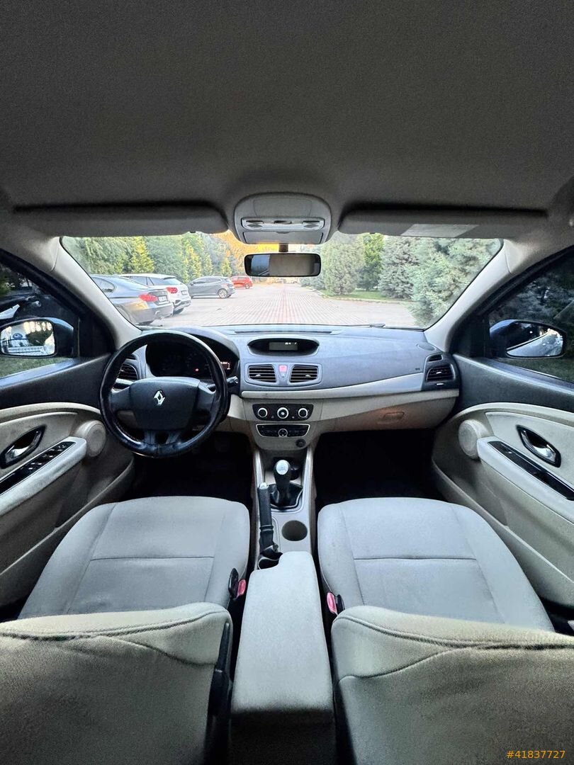 Galeriden Renault Megane 1.5 dCi Expression 2011 Model Eskişehir 195.000 km Gri 3