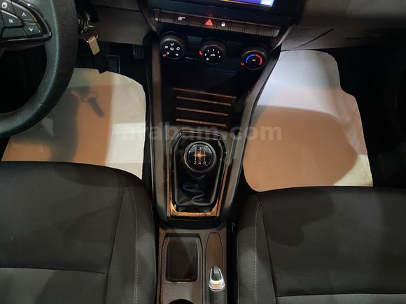 otomobil Renault Clio 1.0 SCe Joy