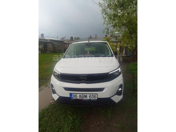 Sahibinden Opel Combo 1.5 CDTI Essential 2025 Model Kars 14.000 km Beyaz