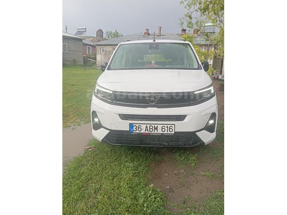 Sahibinden Opel Combo 1.5 CDTI Essential 2025 Model Kars 14.000 km Beyaz