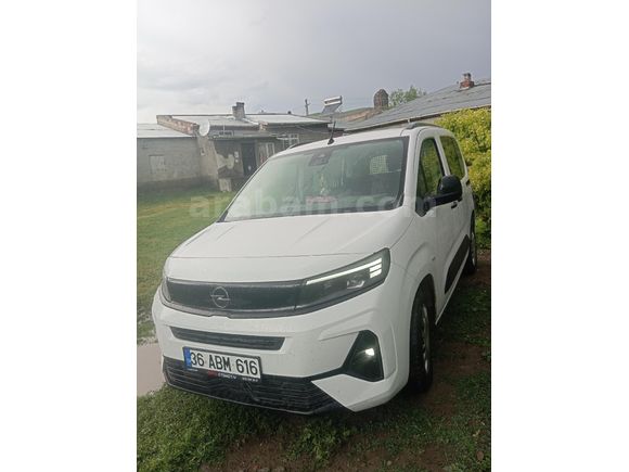 Sahibinden Opel Combo 1.5 CDTI Essential 2025 Model Kars 14.000 km Beyaz