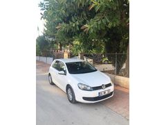 TURKIYEDEKI EN ORJINAL  VE EN  DUZGUN  Volkswagen Golf 1.6 DIZEL OTOMATIK 7 ILERI  2012 Model  122.500 km Beyaz