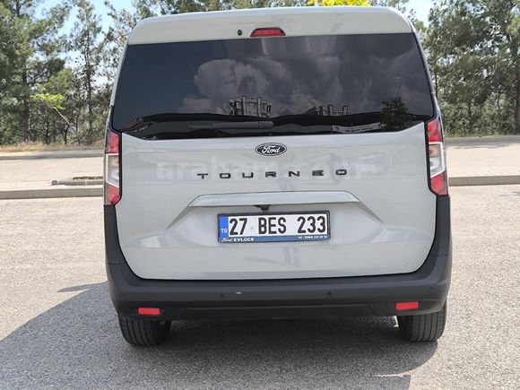 Sahibinden Ford Tourneo Courier 1.5 EcoBlue Titanium 2024 Model