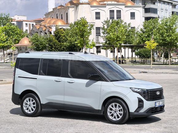 Sahibinden Ford Tourneo Courier 1.5 EcoBlue Titanium 2024 Model