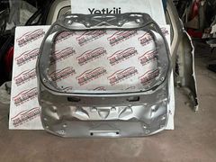 TOYOTA C-HR GRİ BAGAJ KAPAĞI ORJINAL