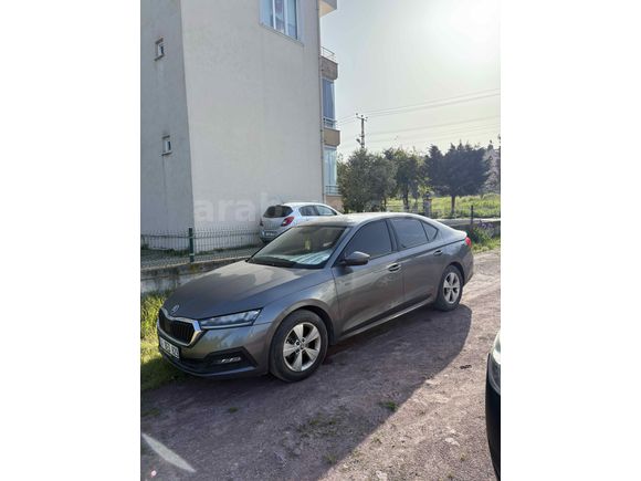 Sahibinden Skoda Octavia 1.0 e-Tec Elite 2022 Model  209.000 km Füme