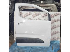 PEUGEOT RİFTER BEYAZ SAĞ ÖN KAPI ORJINAL LOKALLIK