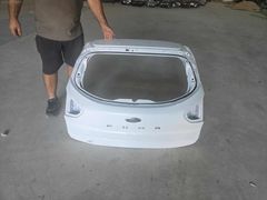 FORD PUMA BEYAZ BAGAJ KAPAĞI ORJINAL BOYASIZ