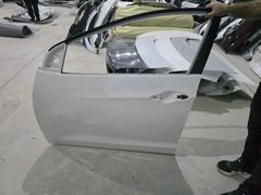 2012/2016 HYUNDAİ İ30 BEYAZ SOL ÖN KAPI ORJINAL GÖÇÜKLÜK