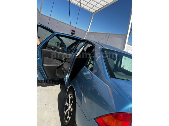 Sahibinden Ford Focus 1.6 Ghia 2001 Model