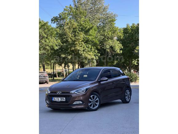Sahibinden Temiz Bakımlı Hyundai i20 1.4 CRDi Style 2015 