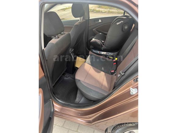 Sahibinden Temiz Bakımlı Hyundai i20 1.4 CRDi Style 2015 