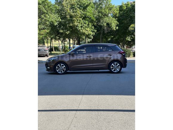 Sahibinden Temiz Bakımlı Hyundai i20 1.4 CRDi Style 2015 
