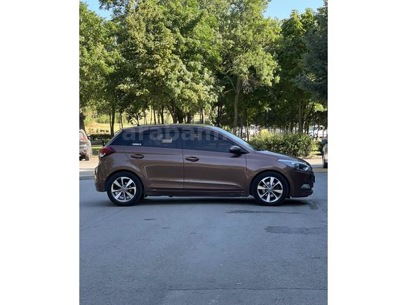 Sahibinden Temiz Bakımlı Hyundai i20 1.4 CRDi Style 2015 