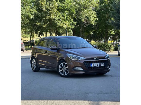 Sahibinden Temiz Bakımlı Hyundai i20 1.4 CRDi Style 2015 