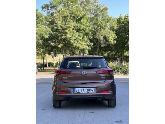 Sahibinden Temiz Bakımlı Hyundai i20 1.4 CRDi Style 2015 