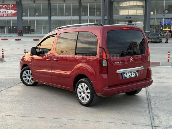 2011 MODEL TEMİZ BAKIMLI BERLINGO