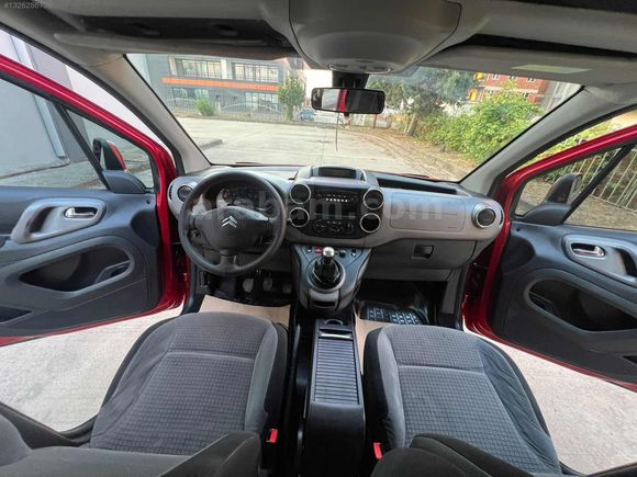 2011 MODEL TEMİZ BAKIMLI BERLINGO